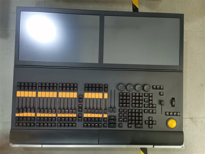 1-teilig mit Flightcase Dmx Light Controller Grand MA Compact Konsole Image