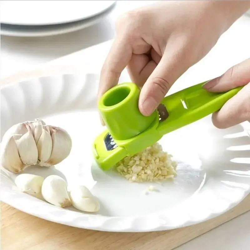 Mini Garlic Grinder Manual Garlic Press Kitchen Mashing Tool Mini Garlic Grinder Manual Garlic Press Kitchen Mashing Tool