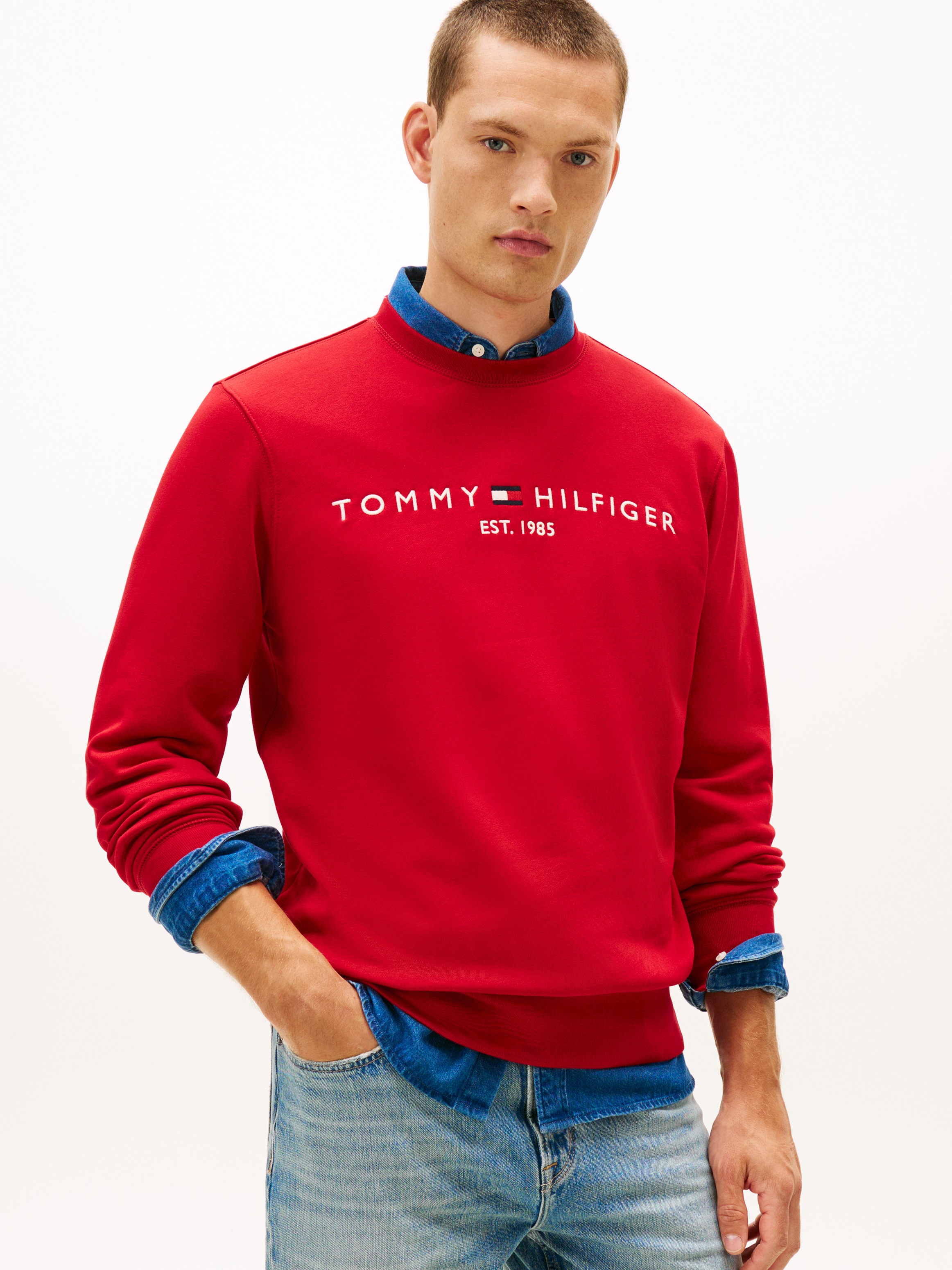 Sweatshirt TOMMY HILFIGER "TOMMY LOGO SWEATSHIRT mit Rundhals und Stickerei", Herren, Gr. M, medium rot, Sweatware, Obermaterial: 70% Baumwolle, 30% Polyester, normal hüftbedeckend, Rundhals, eingesetzt Rippbündchen, Sweatshirts Sweatshirt,...