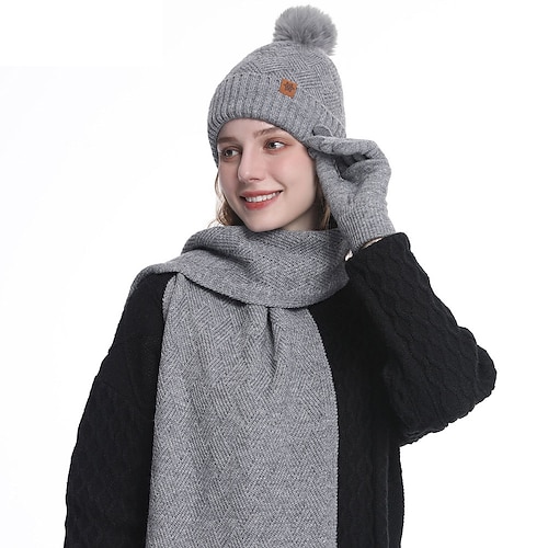 Weihnachtsgeschenk für Mütter: Wintermütze, Schal und Handschuhe (3-in-1-Set) Image