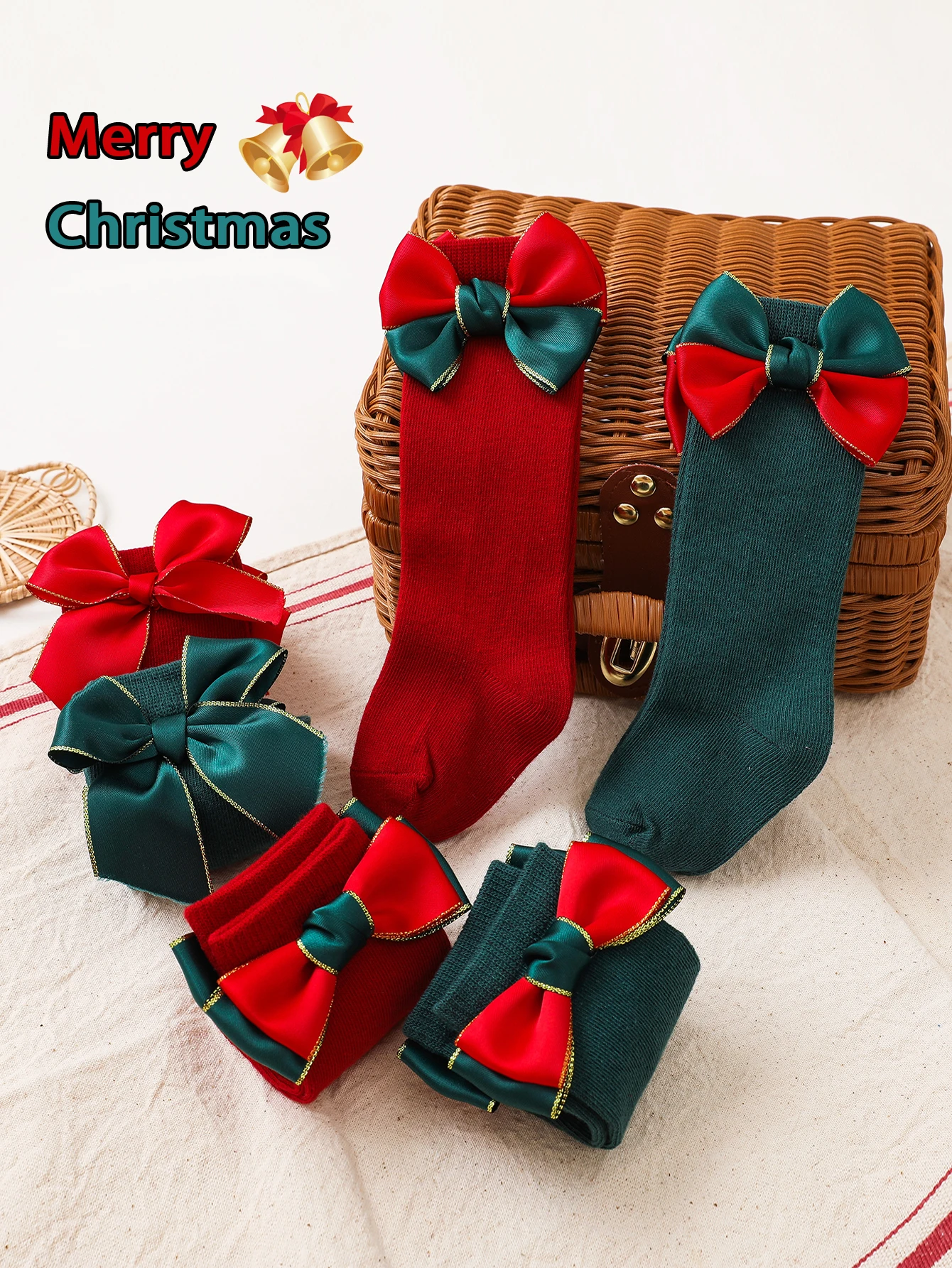 2 Paar einfarbige Kindersocken mit Schleifenverzierungen, weiche Strümpfe in der Mitte der Wade für Mädchen im Alter von 6–72 Monaten zum Tragen während der Weihnachten Image