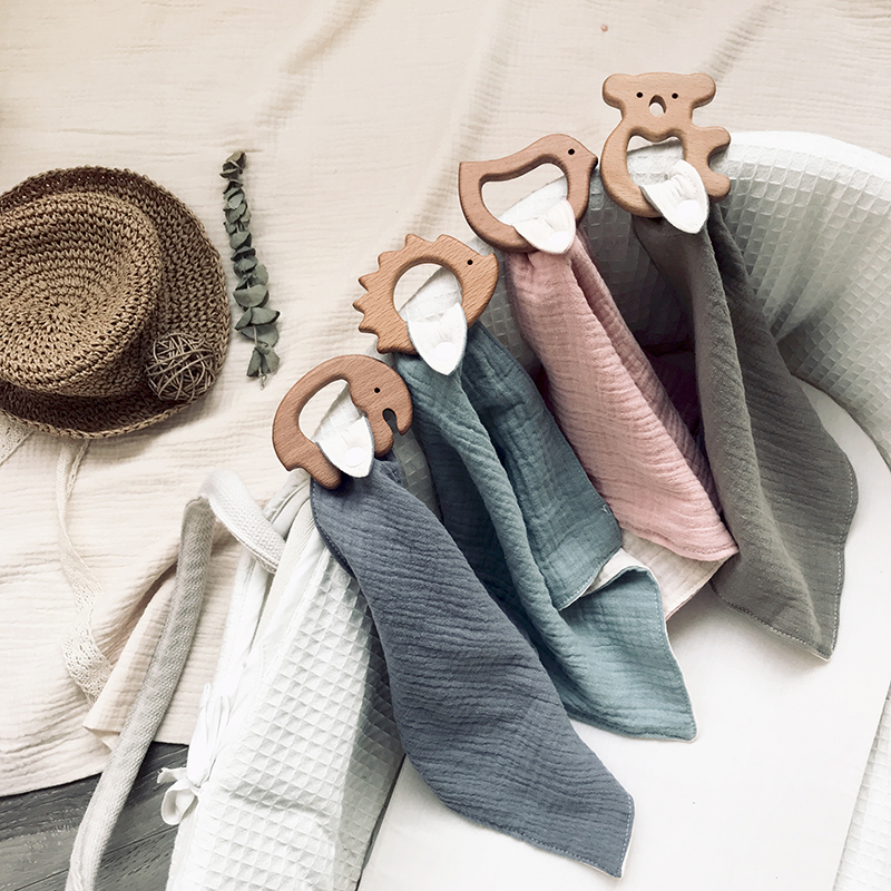 Cartoon Shape Beech Wood Animals Teether, Baby Saliva Towel Baby Bibs Cotton, New Baby Product Muslin Bibs a