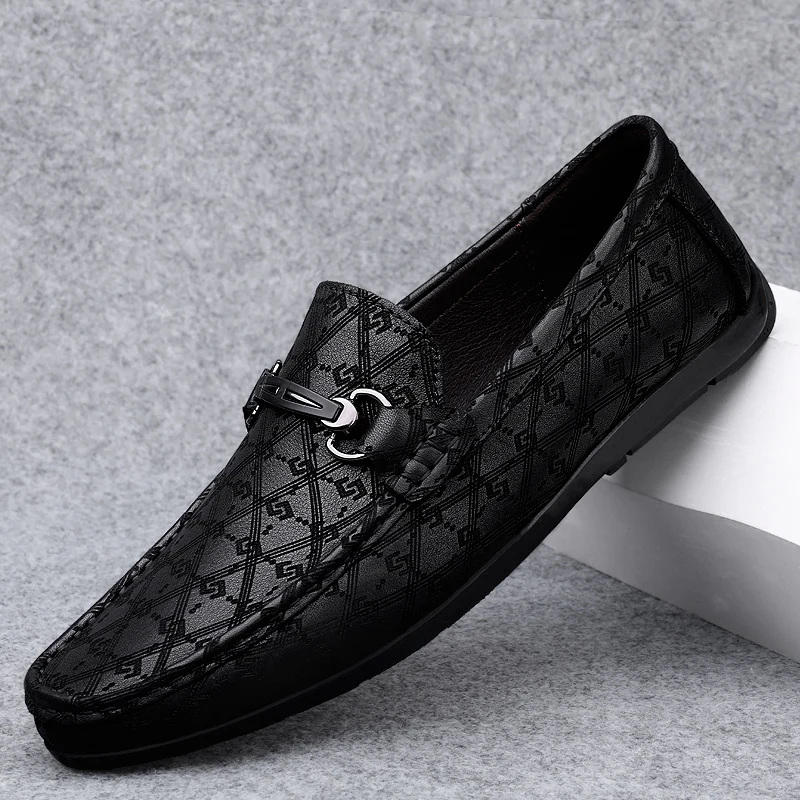 2022 neue schwarze Loafer Herren Leder hochwertige Designer Herrenschuhe Lederschuhe weiche Sohle bequeme Freizeitschuhe Mokassin