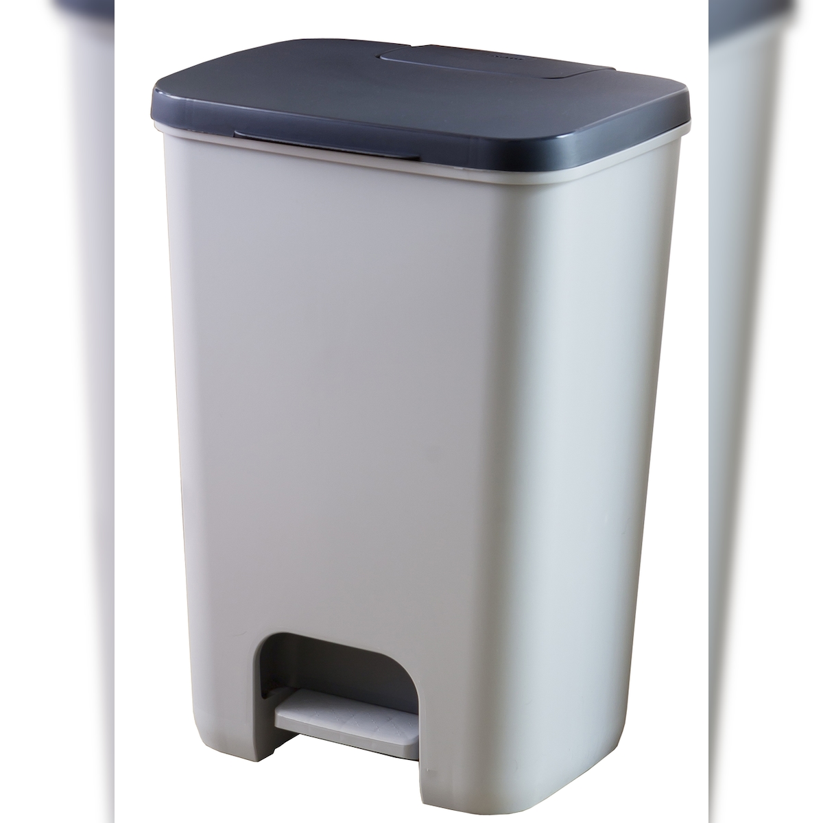 Curver Essentials Treteimer 20L Image