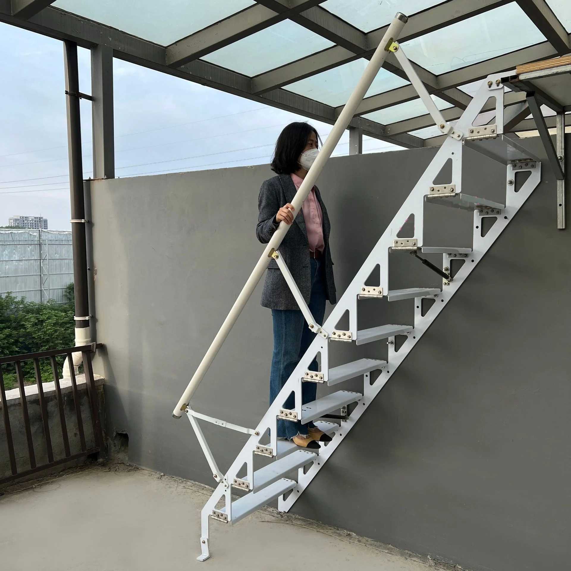 Moderne klappbare Edelstahltreppe, kundenspezifische Produkte, Preise sind verhandelbar, bitte geben Sie keine direkte Bestellung auf. Image