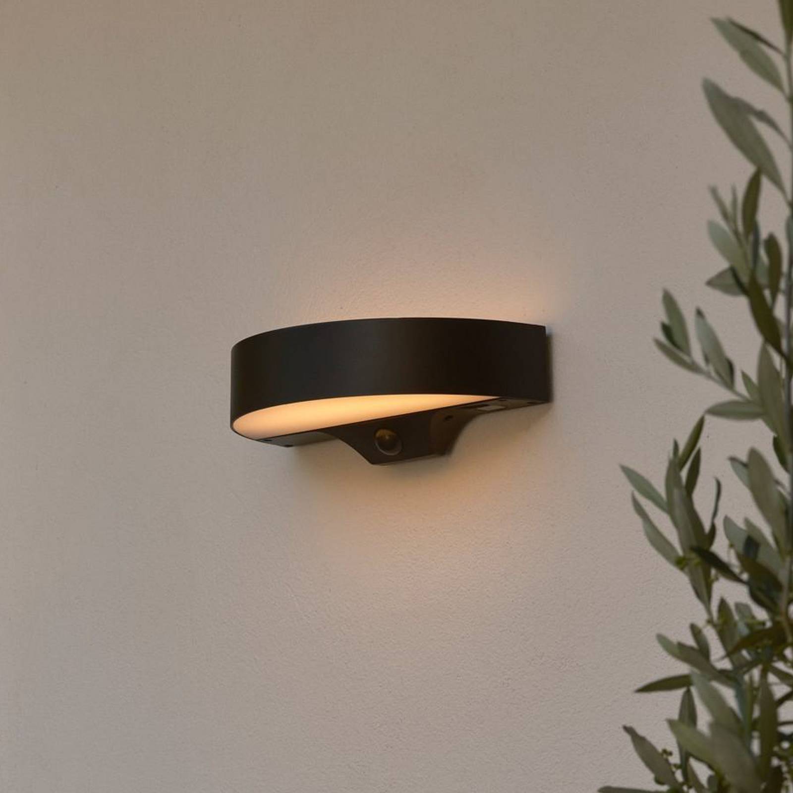 Nordlux LED-Solar-Außenwandleuchte Monay Round, schwarz, IP44 Round, schwarz, Kunststoff, Skandinavisch, Solarleuchte außen