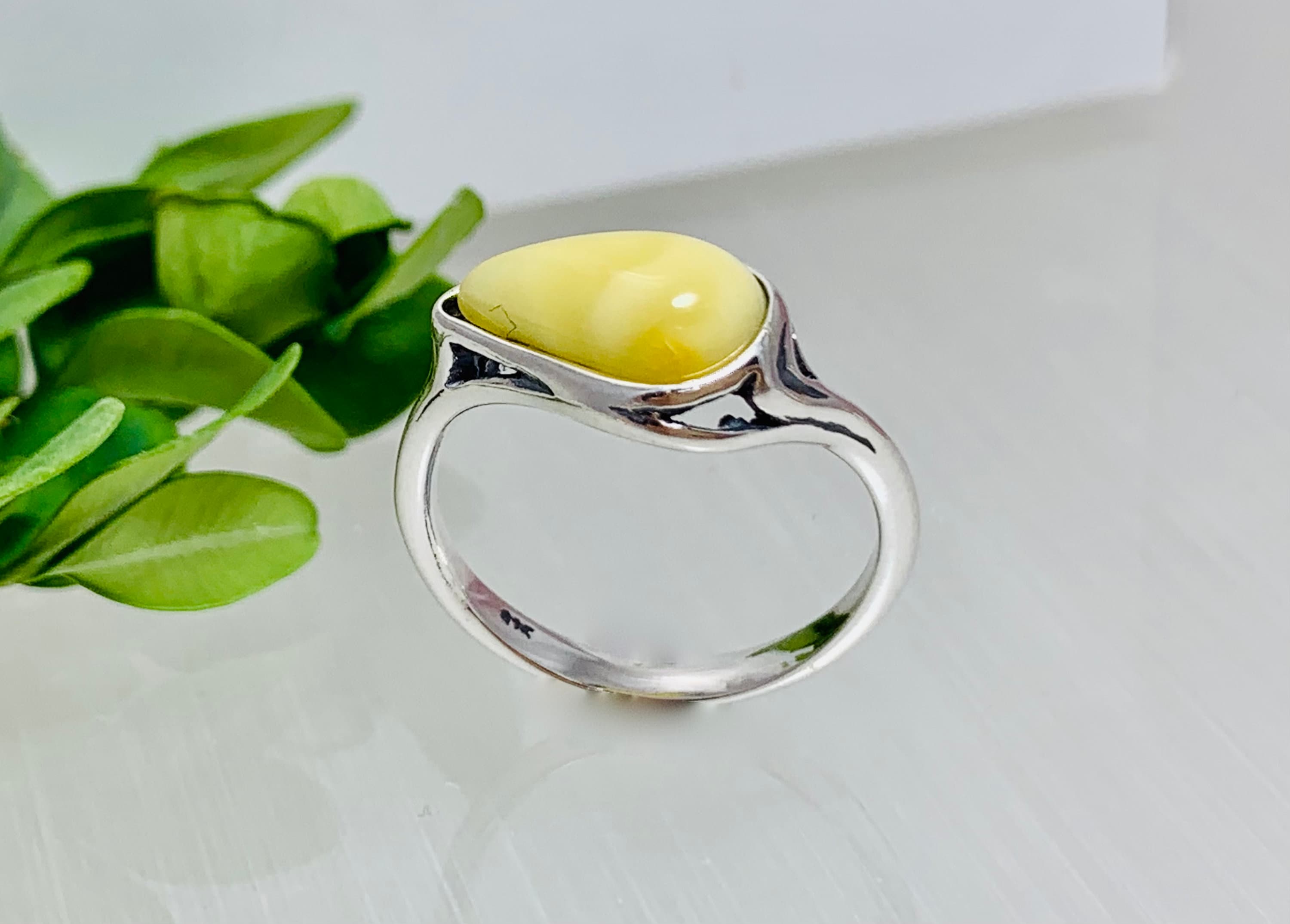 Anello in ambra baltica, Bernstein, pietra d'ambra, anello in ambra Terdrop, anello in ambra verde, gioielli in ambra, ambra e argento, anello in ambr