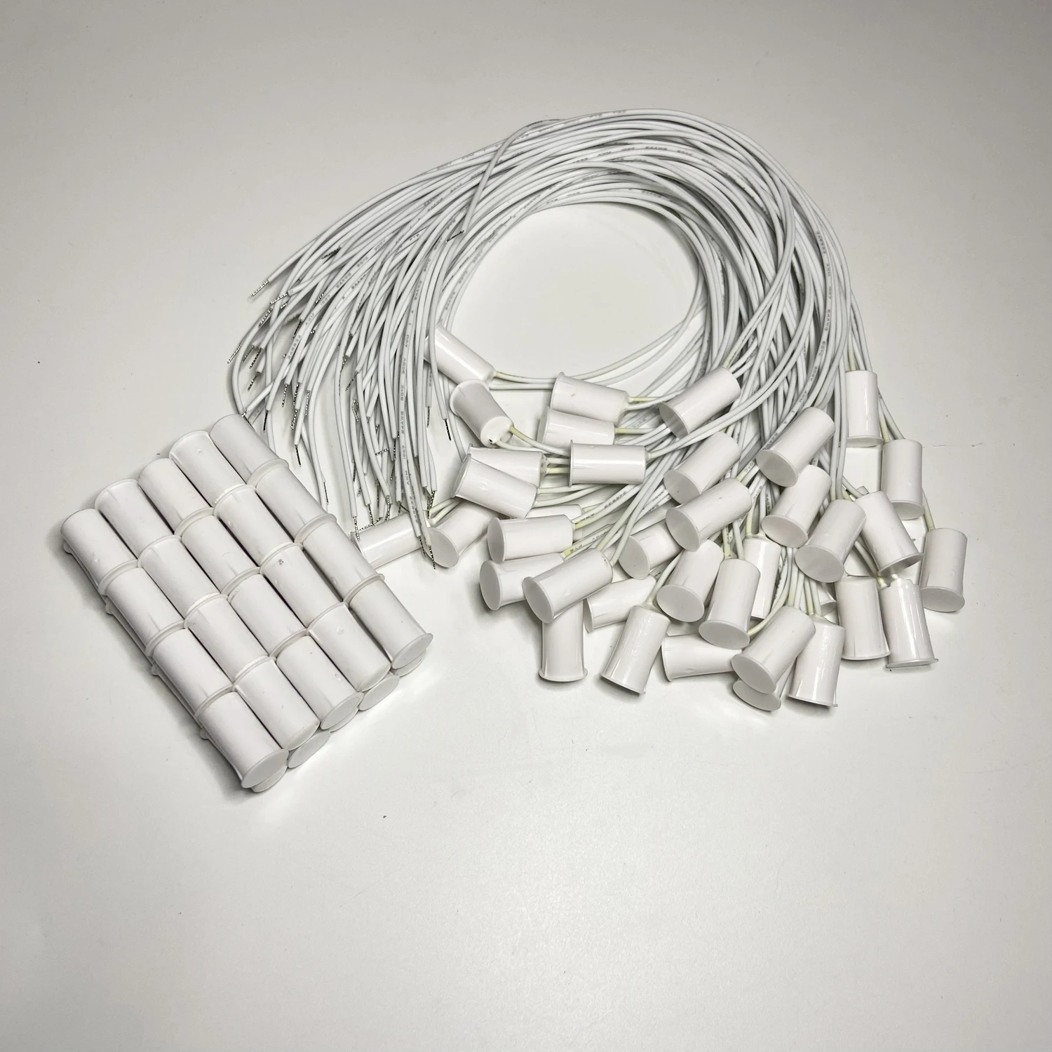40Pcs Kunststoff Draht Tür Öffnen Alarm Magnet Endschalter Home Security Detektor Alarm NC Signal Magnetische Fenster Öffnung Sensor Image