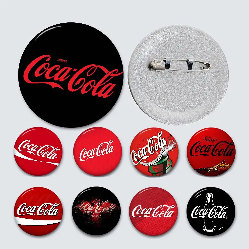 C-Coca-Cola Anime Broschen Niedliche Cartoon Abzeichen Jacke Jeans Anstecknadel Geschenk Zubehör