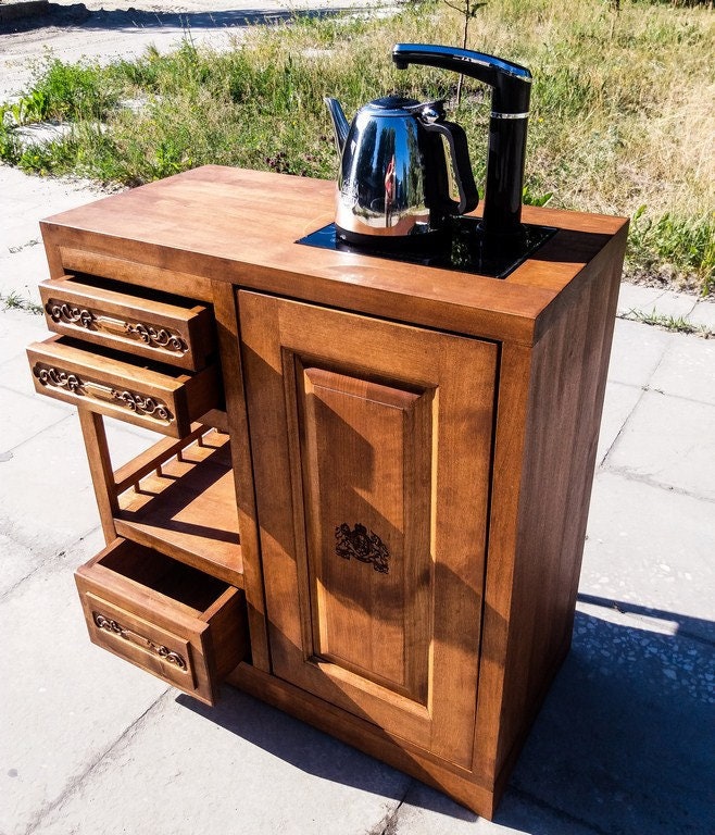 Tavolo da tè con stufa 65*35cm, altezza 75cm GongFu (Gung Fu, kungfu, gong fu) - Un tavolo da tè in legno con vasca di scarico e stufa automatica