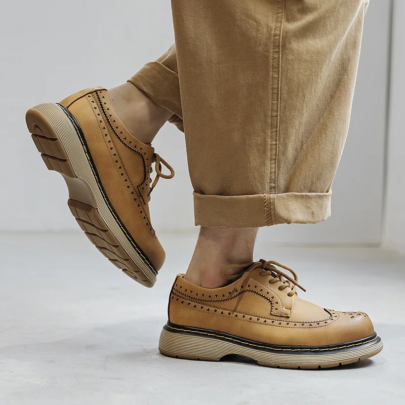 Durchbrochene Gravur-Stiefel für Herren, 2025, modische Freizeitschuhe, bequeme Outdoor-Leder-Turnschuhe, Herrenschuhe, Cowboy-Stiefel, Motorradstiefel