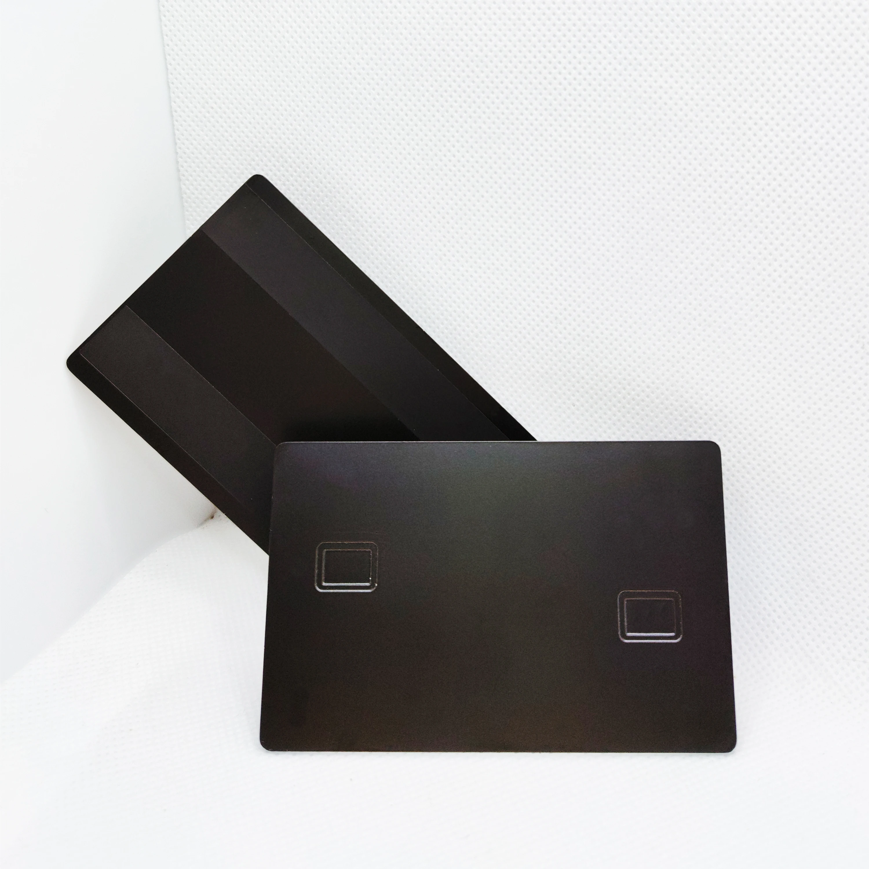 0,8mm Keine Aufzeichnung Druckbare Dual Chip Slot Dual Hico Streifen Blank Business Mitgliedschaft Access Control Metall Karte Image