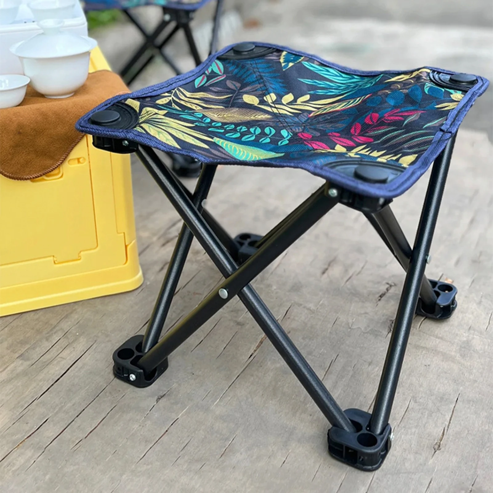 Klapphocker, Mini-Campingstuhl, Strandkorb mit praktischer Tragetasche, geeignet für Erwachsene und Kinder