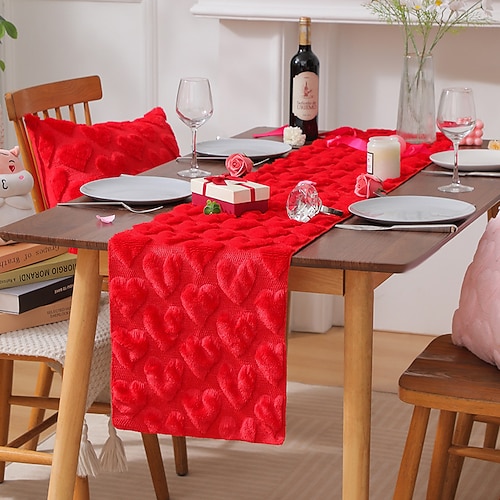 Tischläufer mit Herzmotiv zum Valentinstag, perfekt für Esstisch, Couchtisch, TV-Möbel, festliche Dekoration, ideal für Valentinstagsfeiern und als Wohnaccessoire. Image