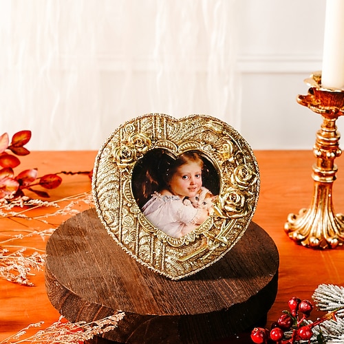1 Stück klassischer europäischer herzförmiger Rosen-Fotorahmen, ein dreidimensionaler Rosenmuster-Fotorahmen aus Kunstharz, geeignet für die Präsentation von Familienfotos und als Fotodekoration. Image