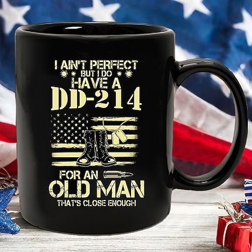 DD-214-Veteranen-Geschenkbecher – Ich bin nicht perfekt, aber ich habe einen DD-214 für einen alten Mann, der dem schon recht nahe kommt, mit amerikanischer Flagge Design militärischer Symbole Image