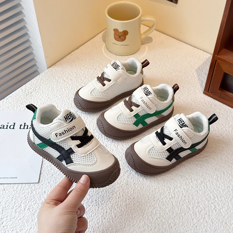 2025, Frühjahr neue, schmutzabweisende Freizeitschuhe für Kinder, weiche Unterseite für Jungen, Version von Indoor-Mädchen-Leinwandschuhen, Kinderschuhe