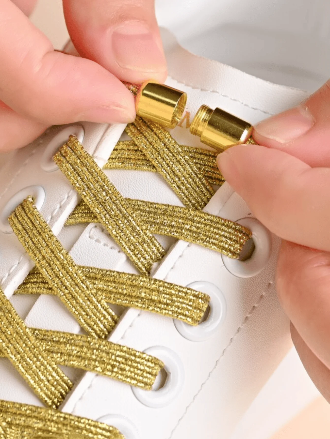 1 Paar Schnürsenkel ohne Binden mit bunten Schnallen, goldene Schnürsenkel, perlmuttfarbene modische elastische Schnürsenkel, kein Binden der Schnürsenkel erforderlich Image