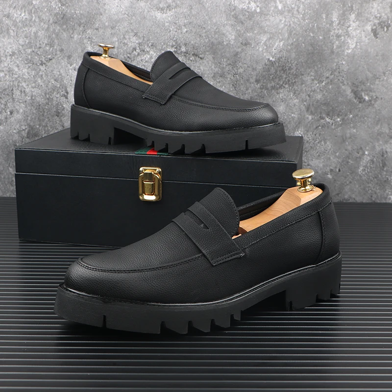 Lässige Herrenschuhe aus echtem Leder, Slip-on-Fahrschuh, Business, Hochzeit, formelle Kleidung, schwarze trendige Plateau-Loafer, Herrenschuhe