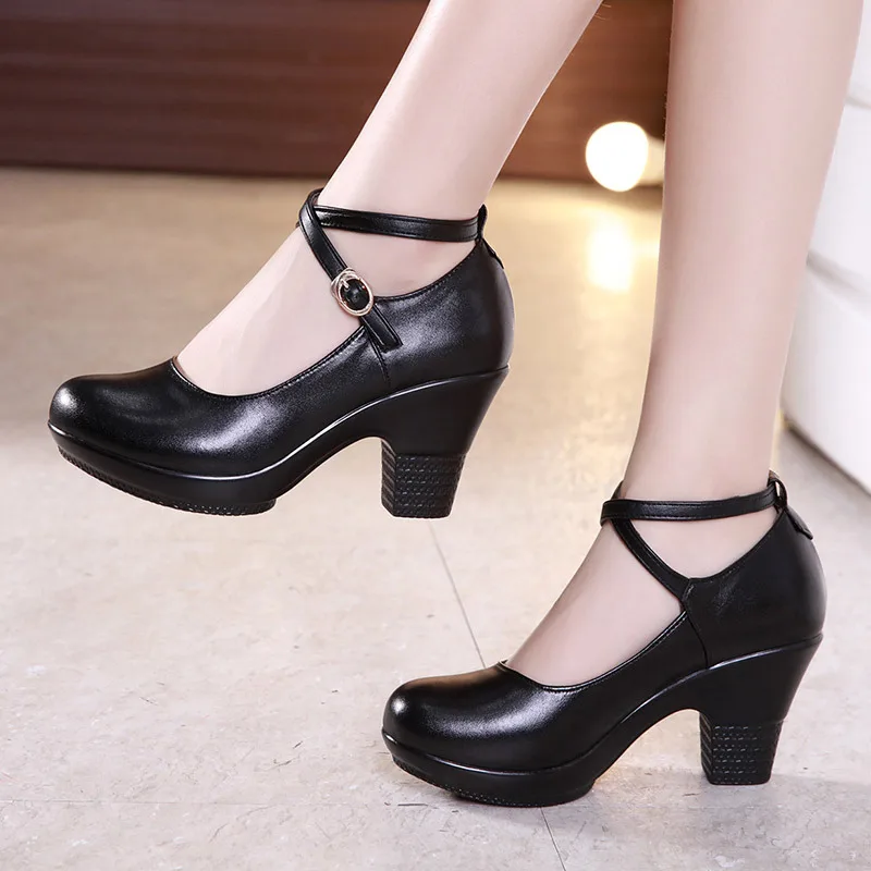 7 cm Kleine Größe 32-43 Gladiator Pumps Frauen Echtes Leder Schuhe 2025 Med Block Heels Plattform Schuhe für Büro Modell Tanz Mama