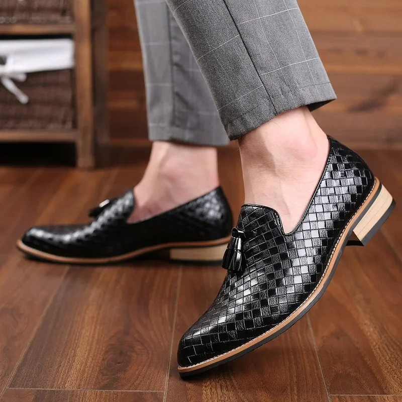 Luxusmarke Schuhe Männer Mode weiche Mokassins Herren Slipper Slip on Lederschuhe Quaste Mann Wohnungen Fahr schuh plus Größe 38-47