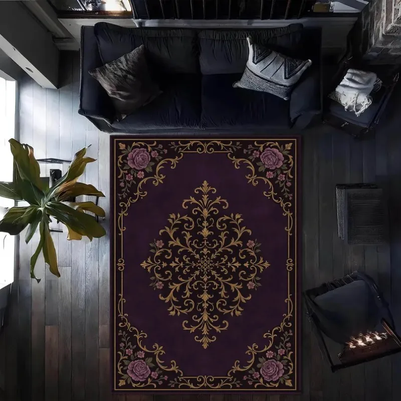 Lila Vintage-Teppich mit goldenem Barockblumen- und Rosenakzenten, gotischer, romantischer, ästhetischer Teppich für Wohnzimmer oder Schlafzimmer Image