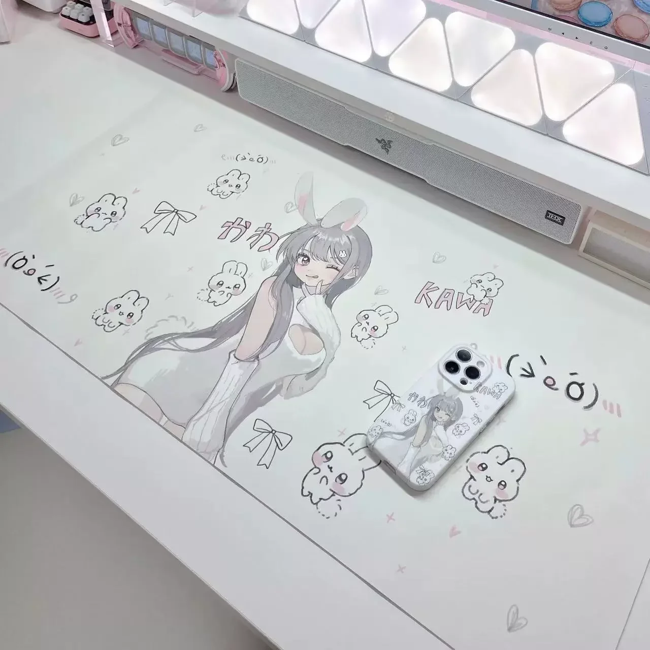 Originelles Design Girl Bunny Schreibtischunterlage aus PU-Leder | Rutschfestes, wasserdichtes Mauspad, süße Kawaii-Büro- und Gaming-Schreibtischdekoration für Mädchen Image