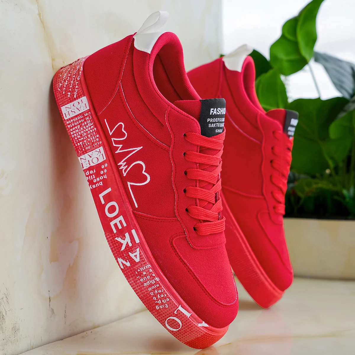 Große Four Seasons atmungsaktive leichte trendige Herren-Freizeit-Sportschuhe, Skateboard-Schuhe