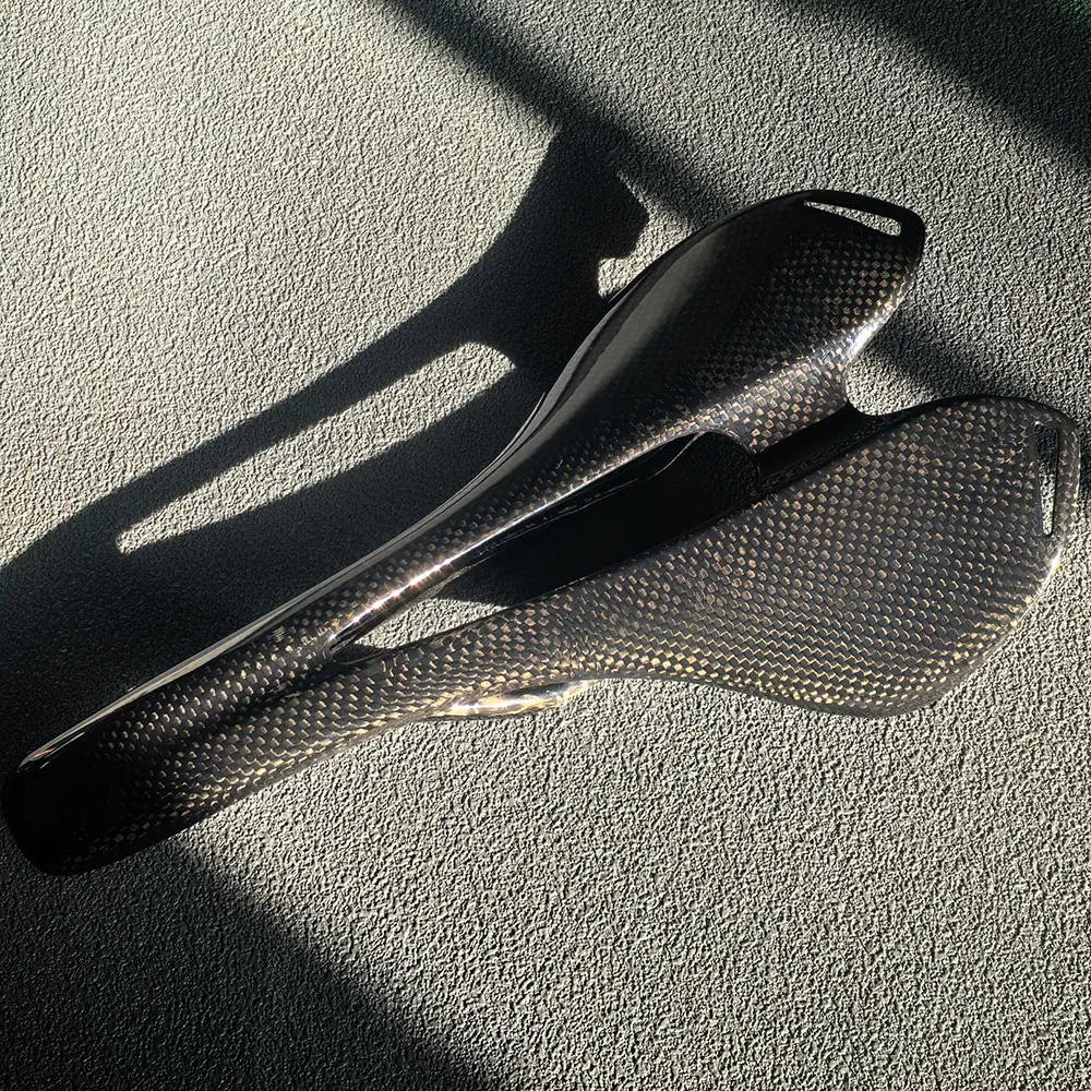 T800 Sella Full Carbon MTB/Bicicletta da strada Sella ultraleggera in fibra di carbonio Sella per bici Cuscino per sedile da equitazione in fibra di carbonio Sella per bicicletta