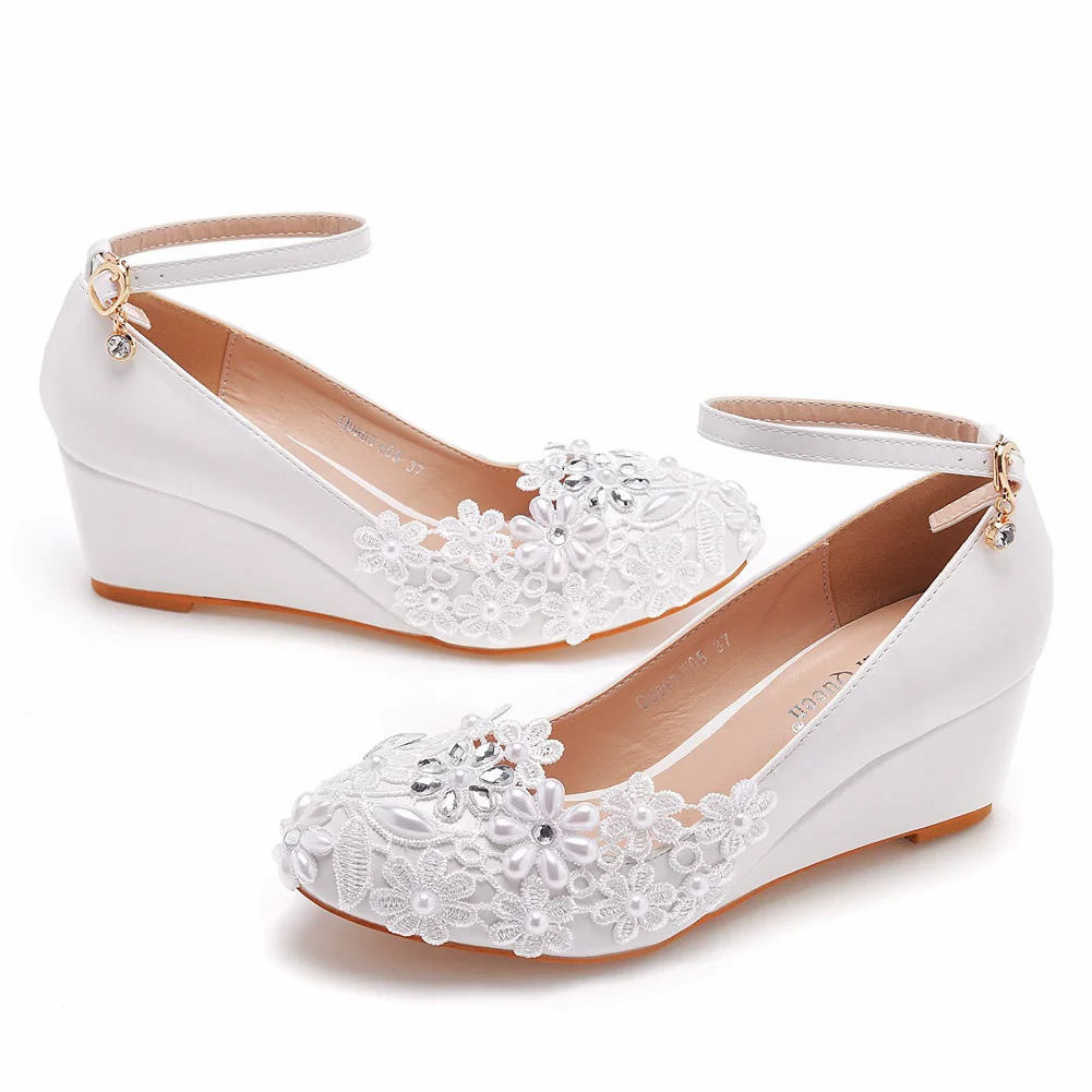 Frühling weiße PU Perle Strass Spitze Blume niedrigen Absätzen Hochzeit Schuhe Bankett große Größe Hang Ferse hochhackige Damenschuhe