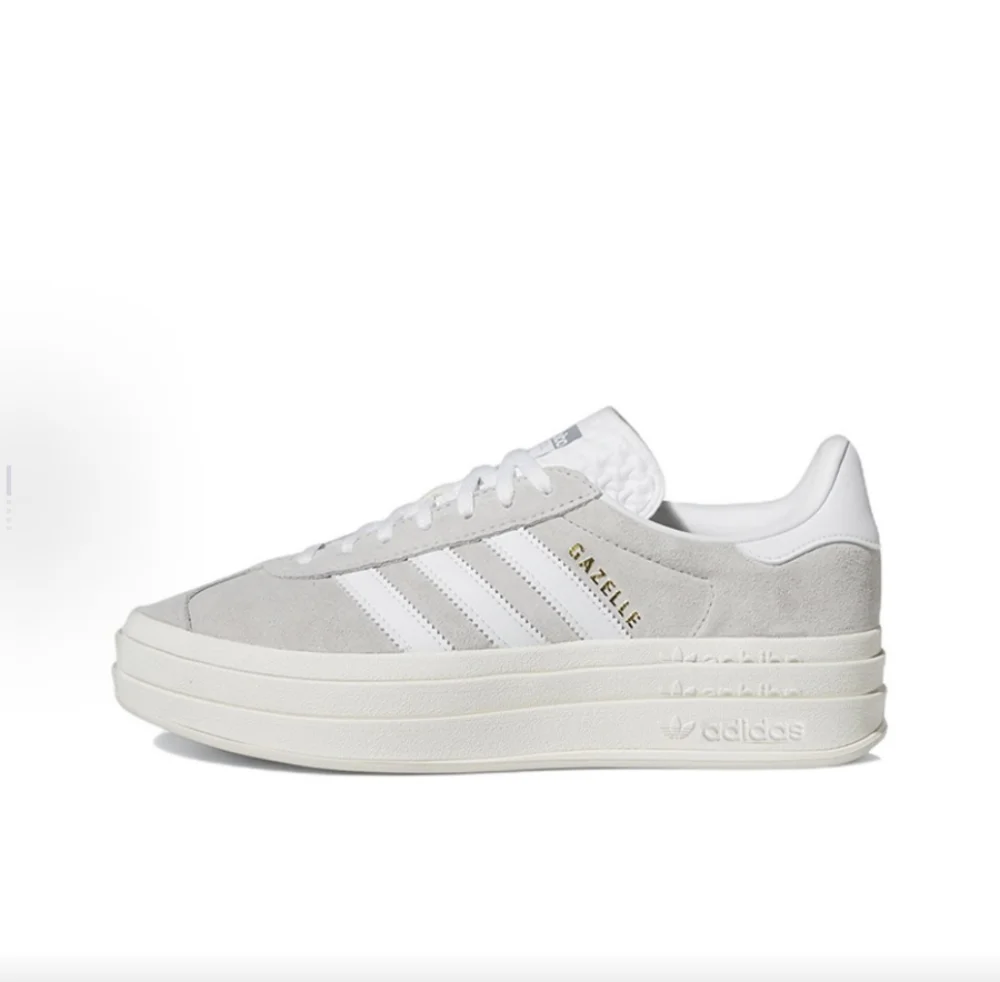 adidas Originals GAZELLE BOLD Lässige, langlebige Low-Top-Skateschuhe mit dicker Sohle für Damen, Grau/Weiß HQ6893