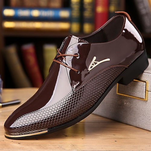 Braune Herren-Oxfordschuhe aus Lacklederimitat – elegant, stilvoll mit Krokodilprägung, ideal für Hochzeiten und formelle Anlässe Image