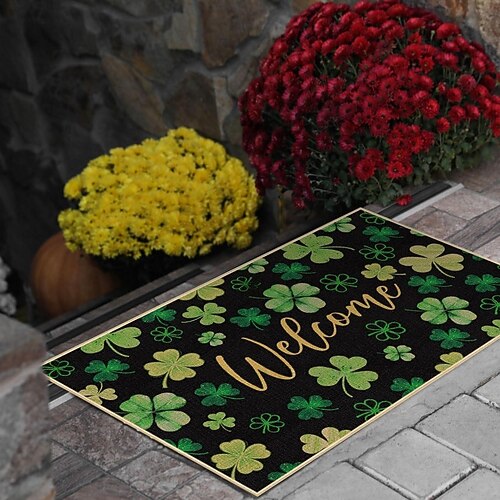 Fußmatte zum St. Patrick's Day, irisches vierblättriges Kleeblatt-Design, Eingangsmatte, festlicher grüner Kleeblatt-Türteppich für die Feierlichkeiten zum St. Patrick's Day. Image