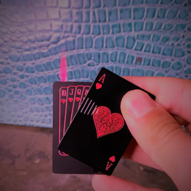 Metall-Poker-Kartenförmiges Feuerzeug mit Bargeldmelder, leicht, winddicht, Dekompression, tragbares Turbinen-Fackel-Feuerzeug als Geschenk für Männer Image