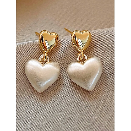 Herzförmige Damenohrringe aus einer Legierung mit goldenen Details, perfekt für Valentinstag und Hochzeiten Image