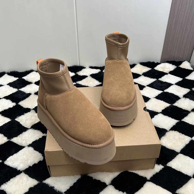 2025, neue integrierte Schneestiefel aus Schaffellfell, Größe 35–40, warme, bequeme Winterschuhe für Damen und Herren