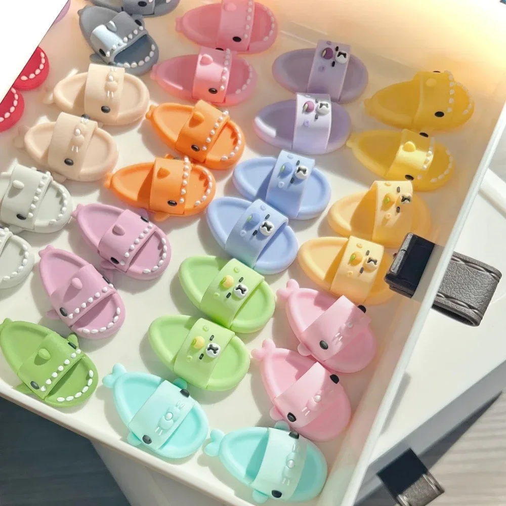 17 cm große Labubu-Puppen-Haifisch-Hausschuhe – lustige Cartoon-Meerestierschuhe, weiche Plüsch-Freizeitspielschuhe für Puppen (nur Schuhe)