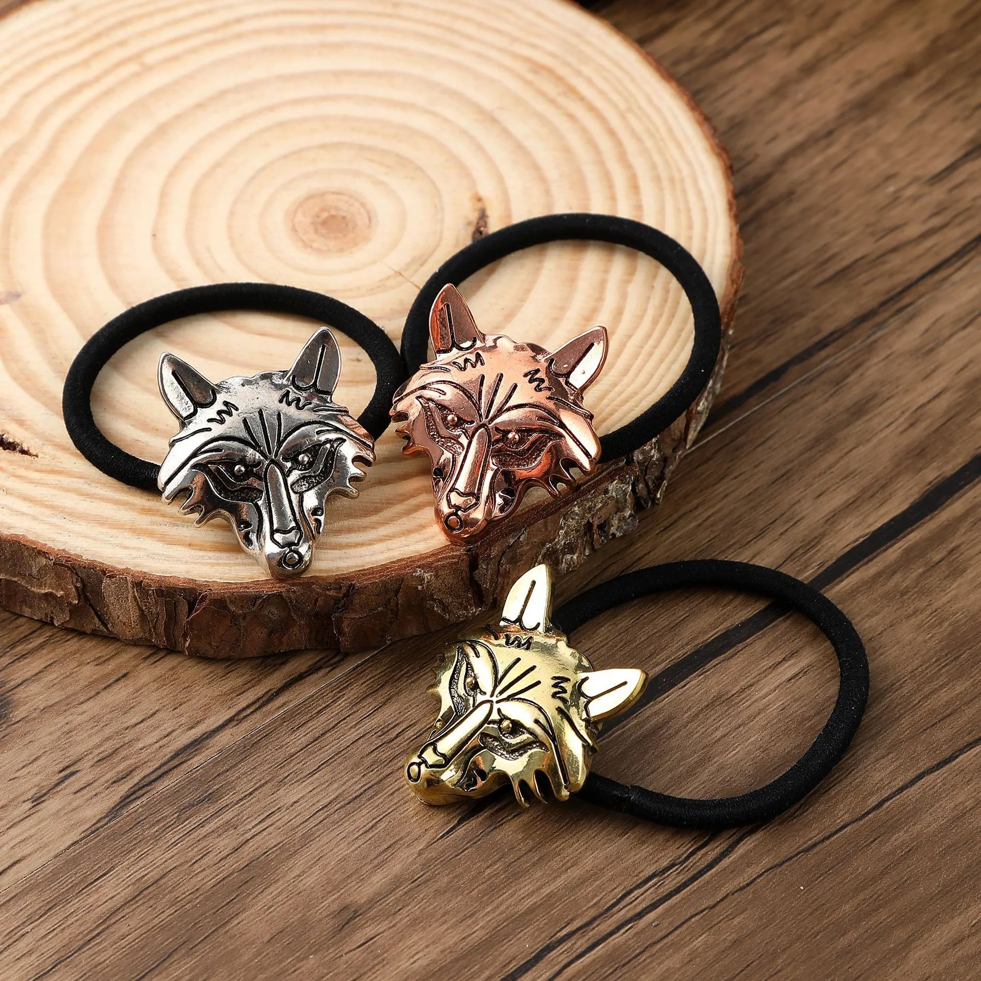 1 Stück Wikinger-Wolf-Haargummis, komplizierte Metallschnitzereien, Mythologie, inspiriert, langlebige Gummibänder, edgy Goth-Stile, täglich mutig aussehen Image