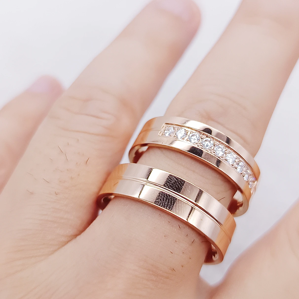 18 Karat Roségold vergoldetes Ehering-Set für Männer und Frauen, 316L chirurgischer Edelstahl, Schmuck, Allianz, Paar, Liebe, Braut-Sets Image