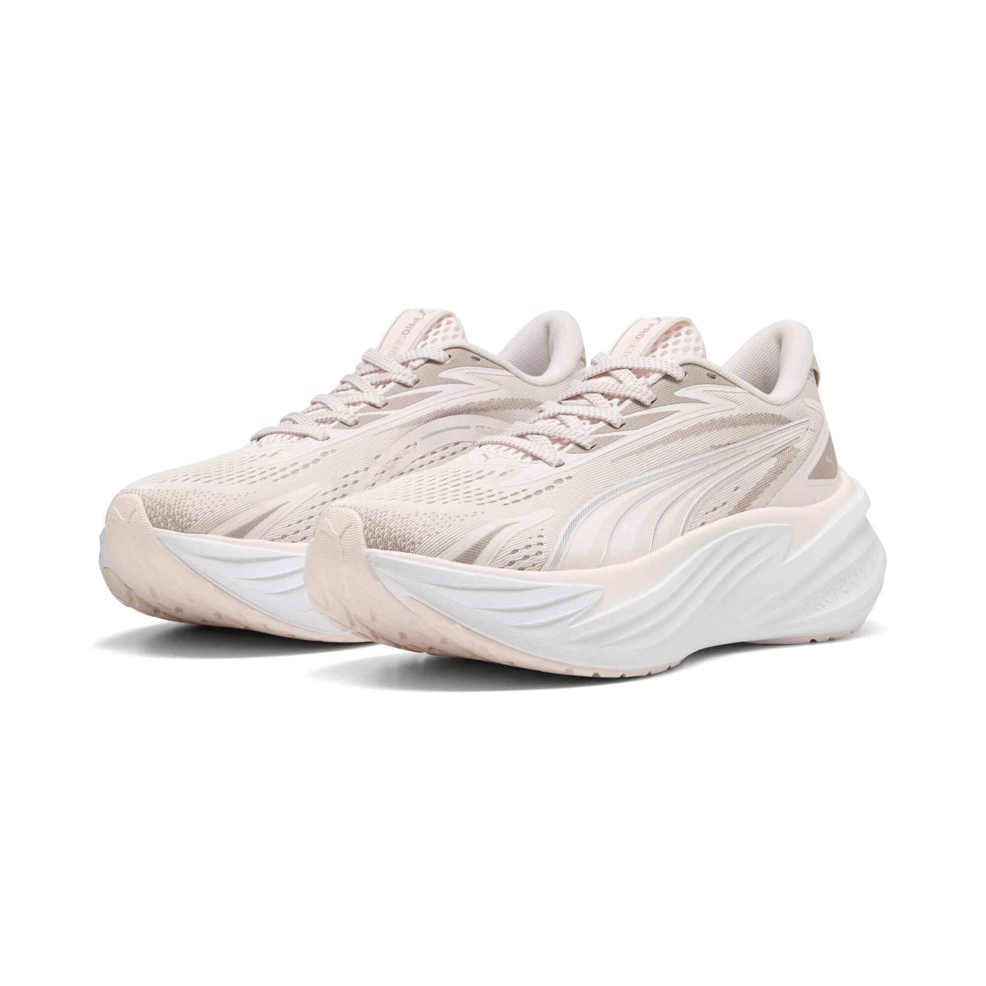 Trainingsschuh PUMA "Maxima Pro Laufschuhe Erwachsene", Herren, Gr. 40, jasmine flower rose latte silber pink beige metallic, Obermaterial: Textil, Synthetik; Futter: Textil; Innensohle: Textil; Laufsohle: Gummi, Schuhe
