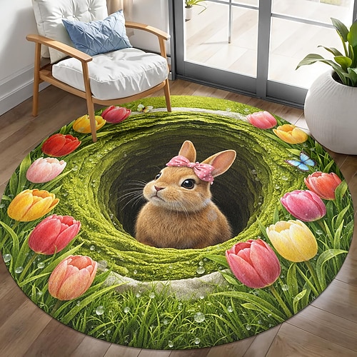 Runder Teppich mit 3D-Optik, 2D-Flachdruck: Niedliches Häschen in einem Loch, umgeben von Tulpen – Frühlingsgarten-Perspektive Image