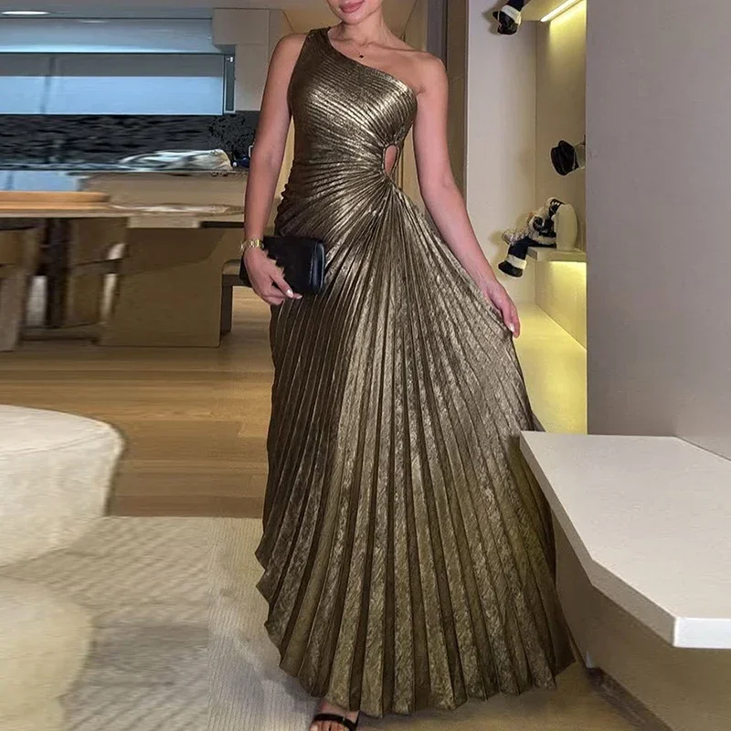 Abiti da donna Abito lungo sexy con pieghe cave simmetriche Abito da donna alla moda con collo inclinato a vita alta Abito elegante solido