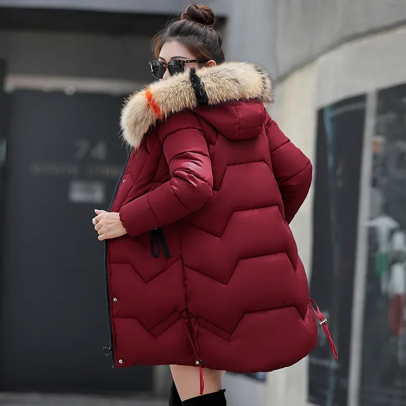 Giacca invernale da donna Cappotti Parka 2025 Nuove giacche femminili in piumino di cotone con cappuccio Parka caldo spesso Cappotto casual slim-fit da donna