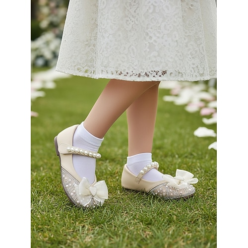 Elegante, flache Prinzessinnenschuhe aus Kunstleder mit Strassspitze, verziert mit Perlenriemen und Schleife für kleine Mädchen, bequeme Hochzeitsschuhe mit niedrigem Absatz, perfekt für Image