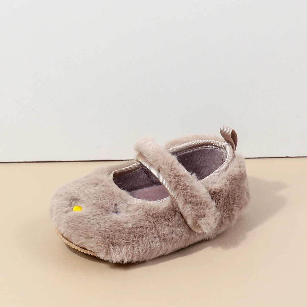 Herbst-Winter-Baby-Prinzessin, flauschiges Design, mit Pelz gefütterte Babyschuhe zum Laufenlernen, rutschfeste, rutschfeste, weiche Gummisohlen Image