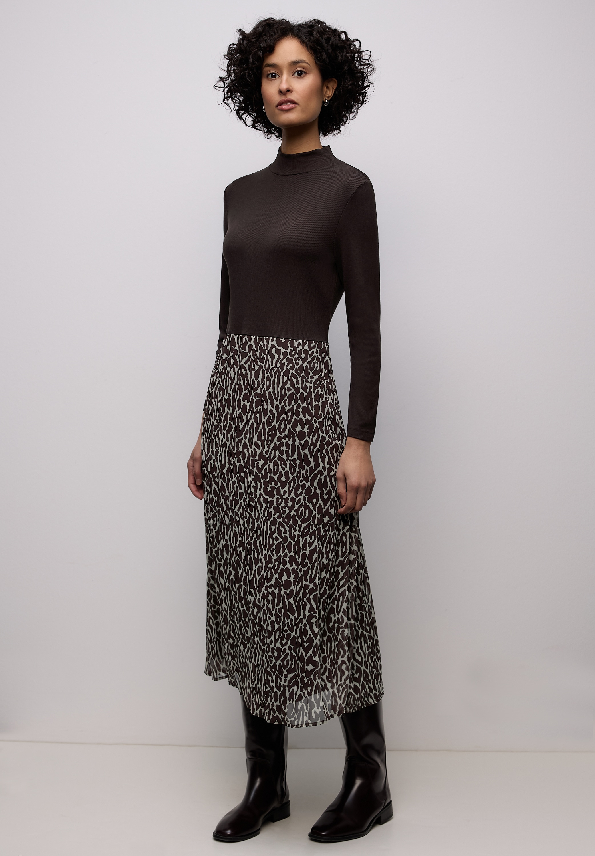 Midikleid STREET ONE, Damen, Gr. 46, EURO-Größen, molten earth, Stoff, Oberteil: 97% Viskose, 3% Elasthan; Rock: 100% Polyester; Unterrock: 100% Viskose, unifarben, normal knöchellang, hoch geschlossener Ausschnitt, Bündchen, Kleider Midikleid, mit...