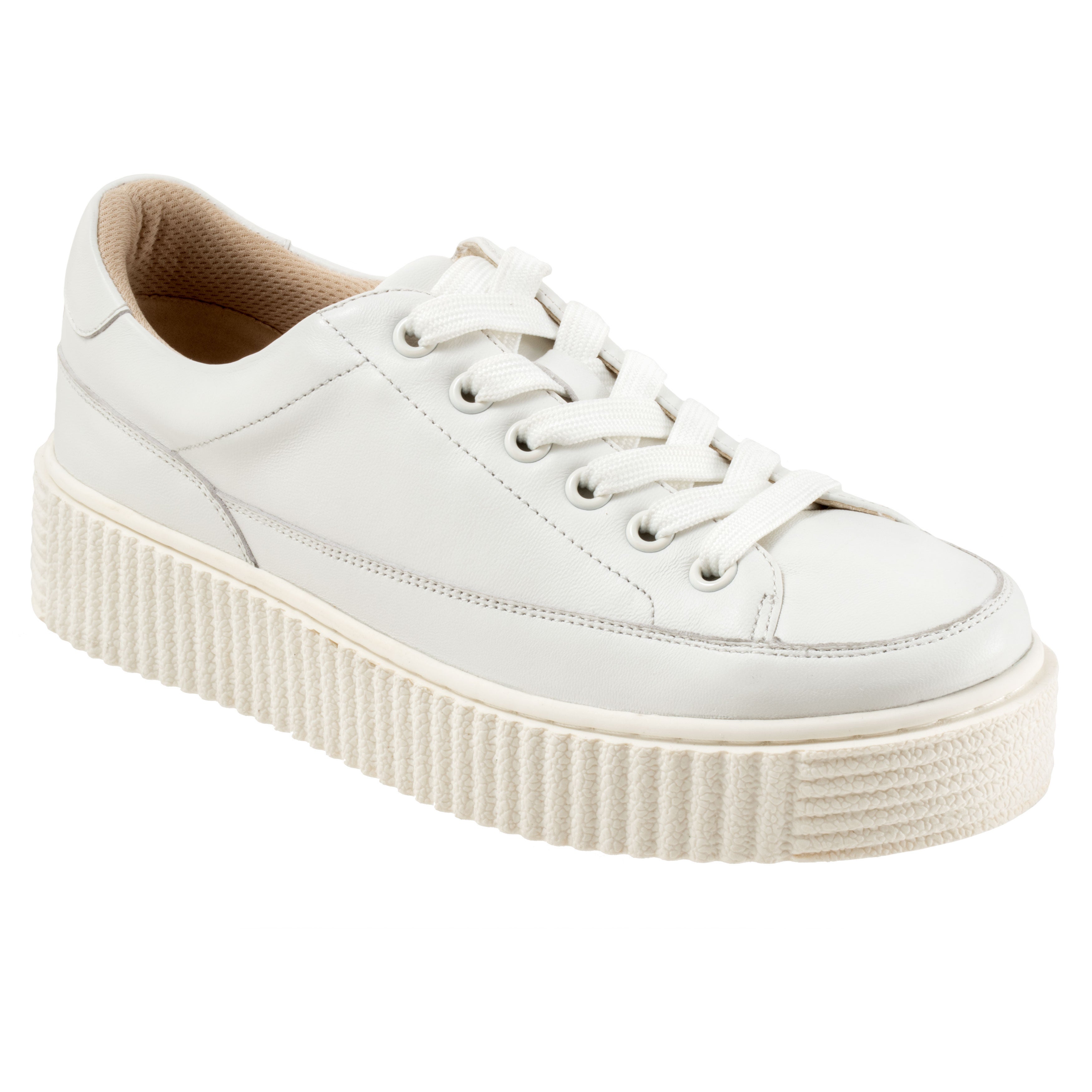 Women's Baylor Sneaker by Trotters in White (Size 7 M)