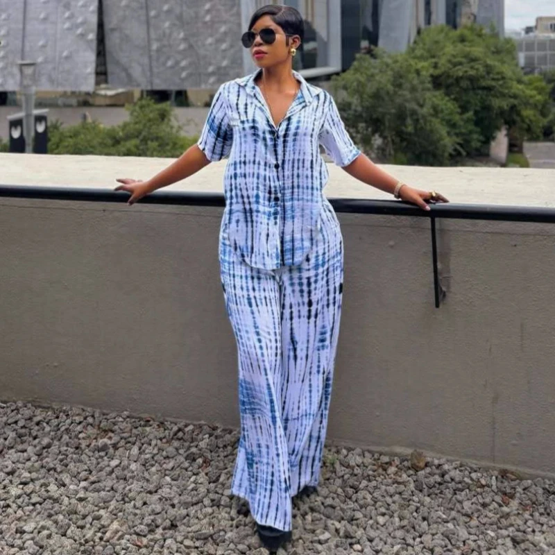 Neue Afrikanische Mode Frauen Zwei Stück Set Tie Dye Gedruckt Kurzarm Lose Hemd Und Breite Bein Hosen Set Image