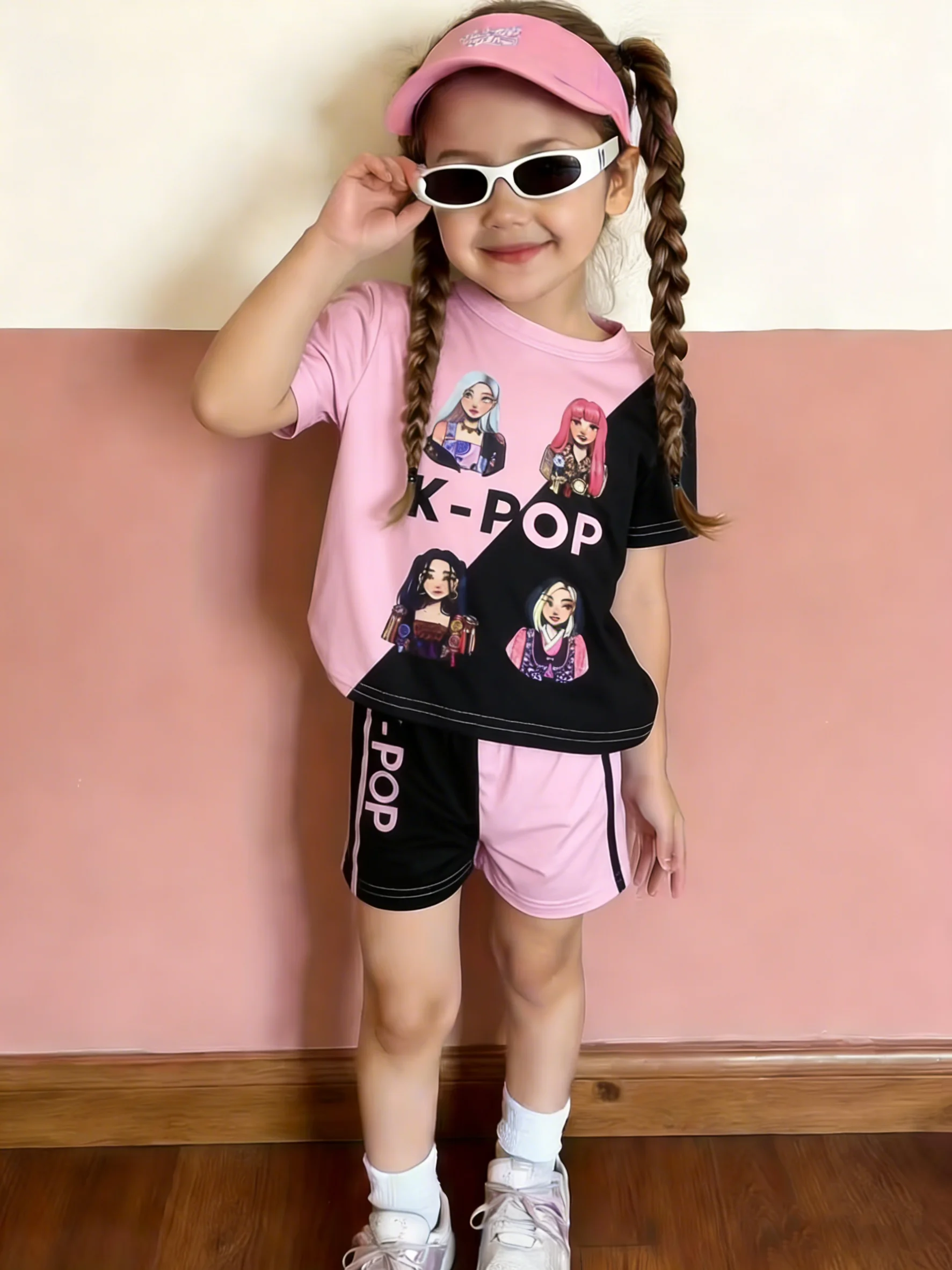 Rosa-Schwarzes K-POP-Set: Trendiges Outfit im Idol-Stil für Mädchen Image