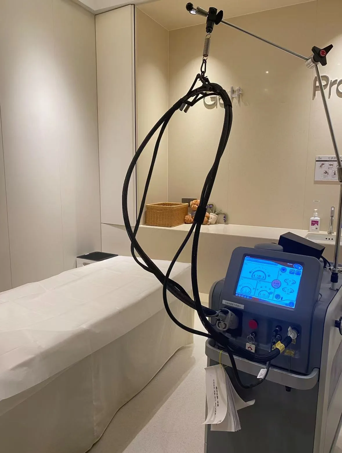 2026 SLyriclaser 1064/532 nm lange Pulsbreite Hochwertige 1064 nm schmerzlose Haarentfernung Klinik 755 nm Alexandrite-Maschine Image